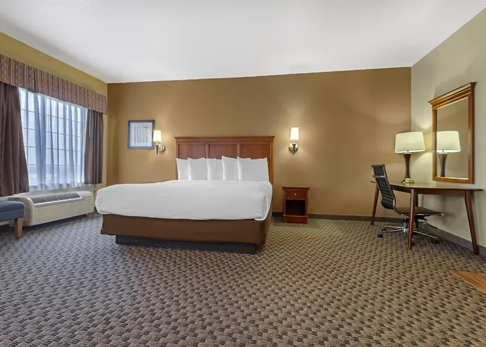 Best Western Plus Shamrock Inn & Suites